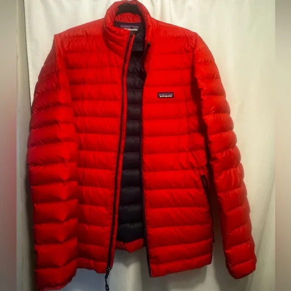 Patagonia Men's Red Puffer zip jacket Sweater - Men's size medium - Picture 3 of 6